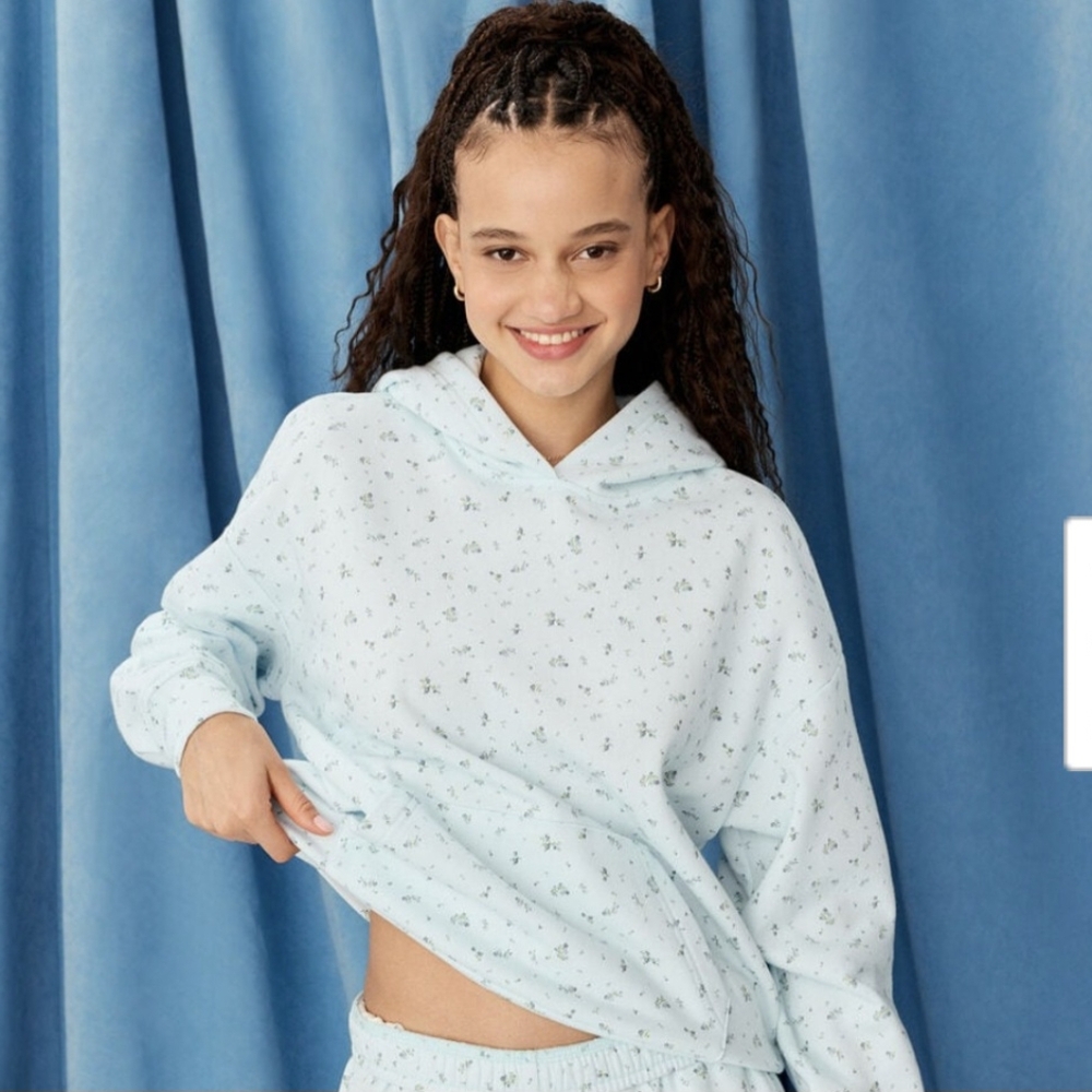 Aeropostale Aero Demetra Floral Sweatshirt Hoodie Size Large SOLD OUT ONLINE